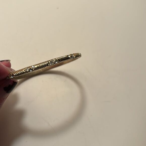 Vintage style Gold Tone Bangle Bracelet with Inlaid Faceted Stones - Picture 3 of 5
